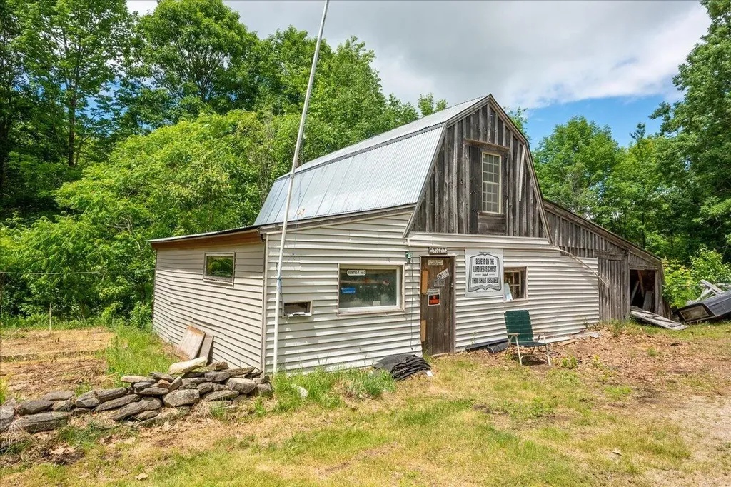 302 Mountain Road Washington ME 04574