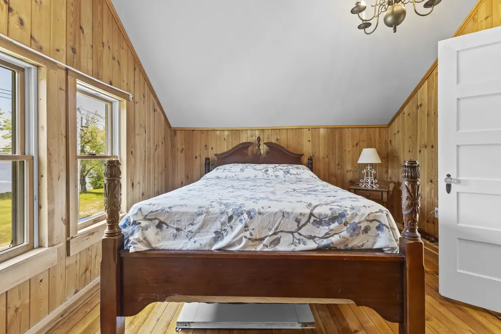 25 Bridge Street Milbridge ME 04658