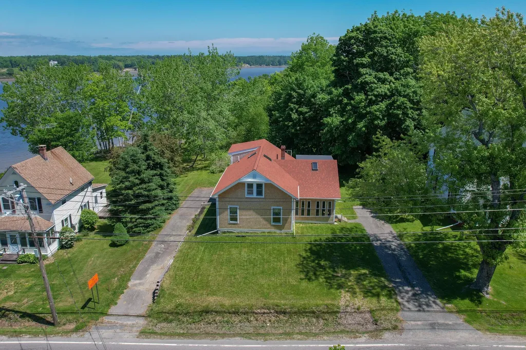 25 Bridge Street Milbridge ME 04658
