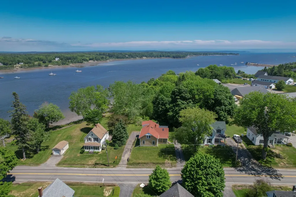 25 Bridge Street Milbridge ME 04658