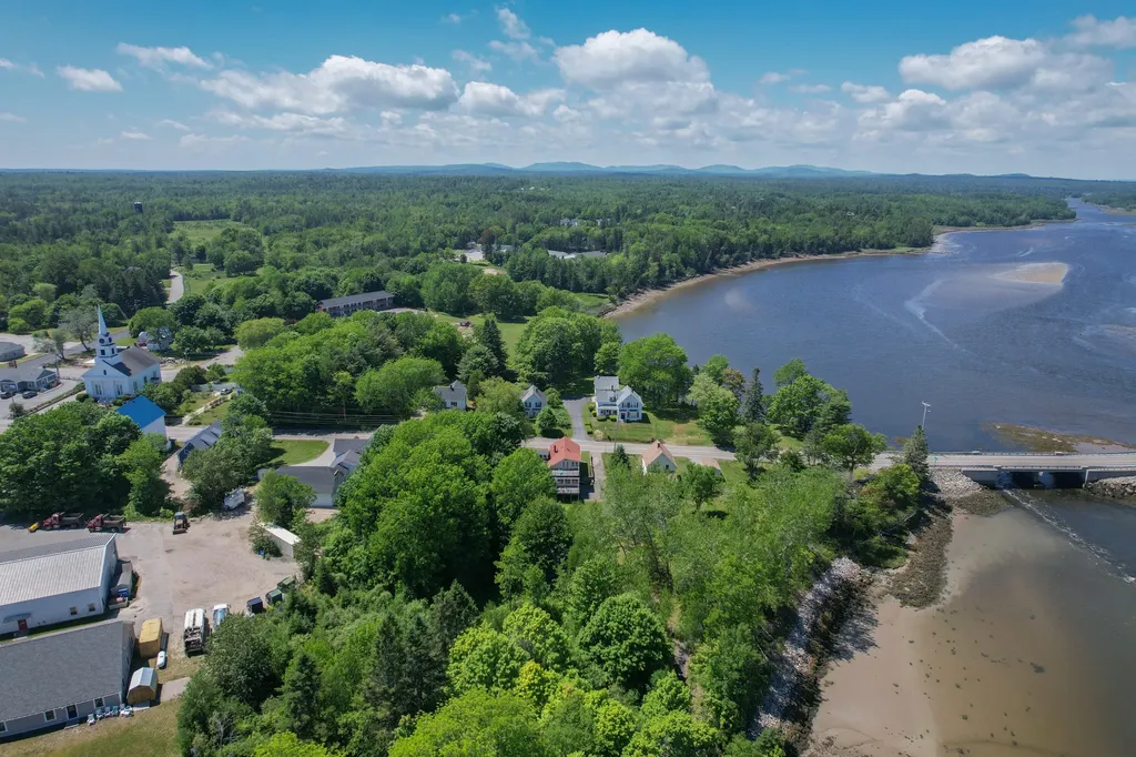 25 Bridge Street Milbridge ME 04658