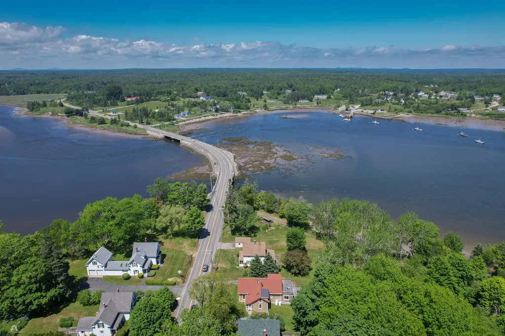 25 Bridge Street Milbridge ME 04658