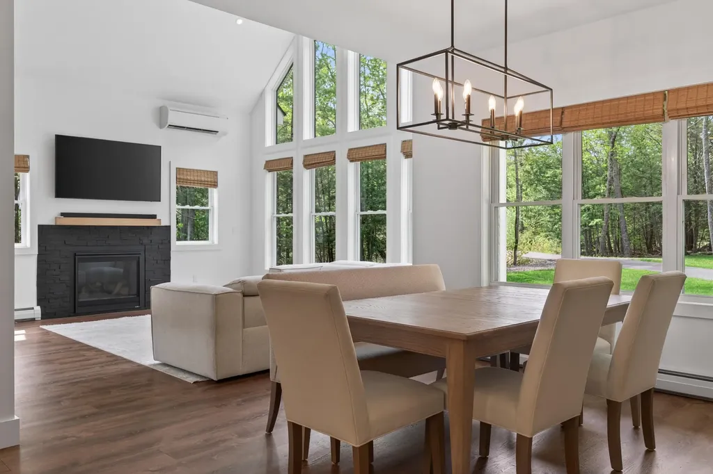 4 Red Oak Drive Falmouth ME 04105