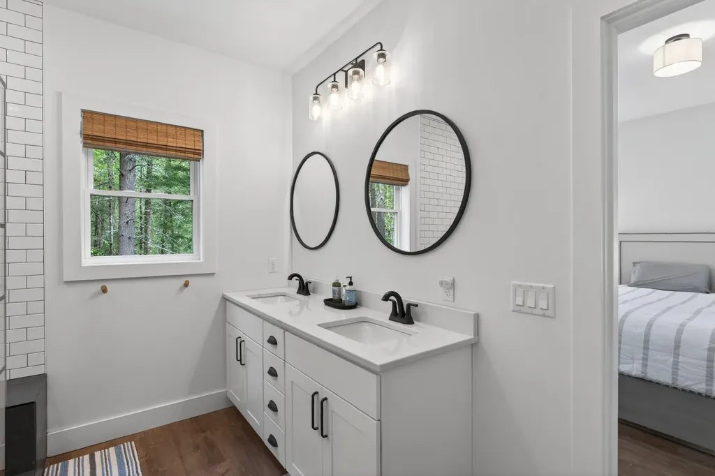 4 Red Oak Drive Falmouth ME 04105