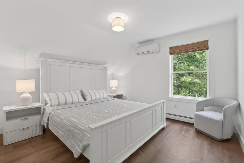 4 Red Oak Drive Falmouth ME 04105