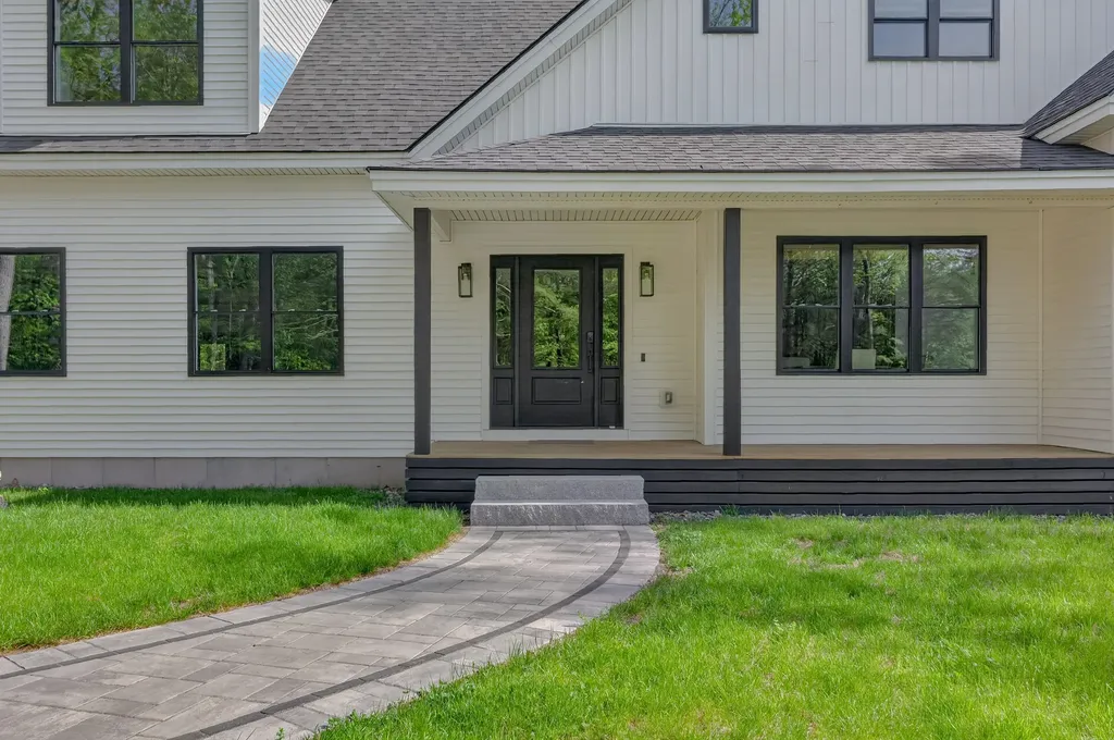 4 Red Oak Drive Falmouth ME 04105