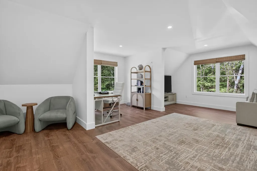 4 Red Oak Drive Falmouth ME 04105