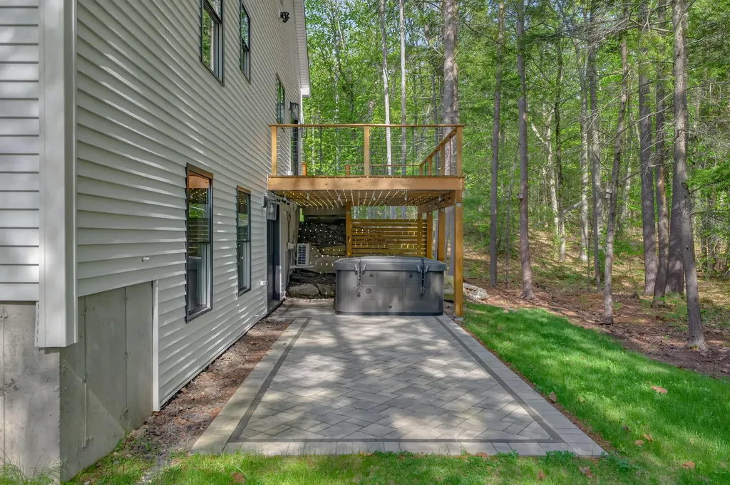 4 Red Oak Drive Falmouth ME 04105