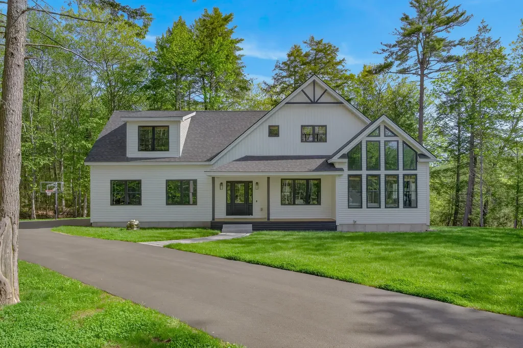 4 Red Oak Drive Falmouth ME 04105