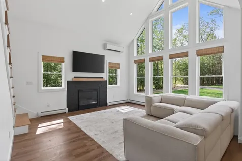 4 Red Oak Drive Falmouth ME 04105