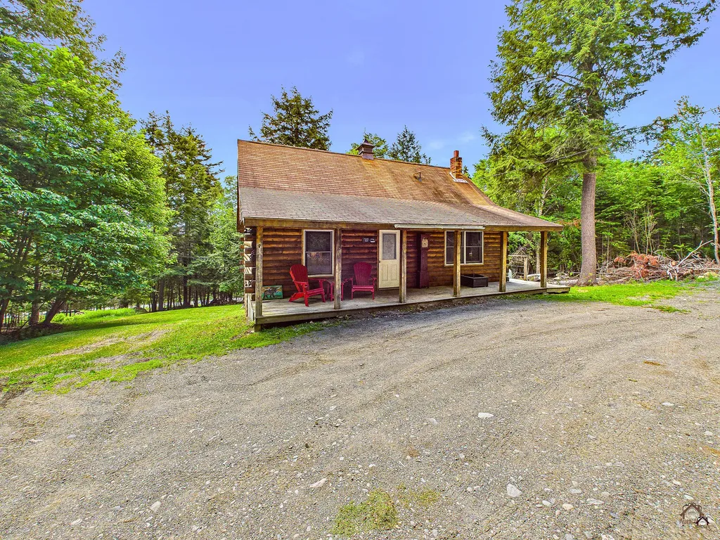 15 N Ridge Road Beaver Cove ME 04441