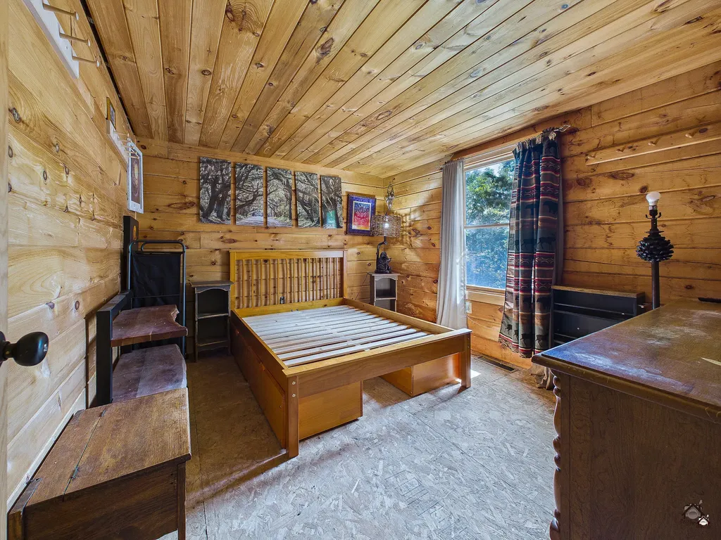 15 N Ridge Road Beaver Cove ME 04441