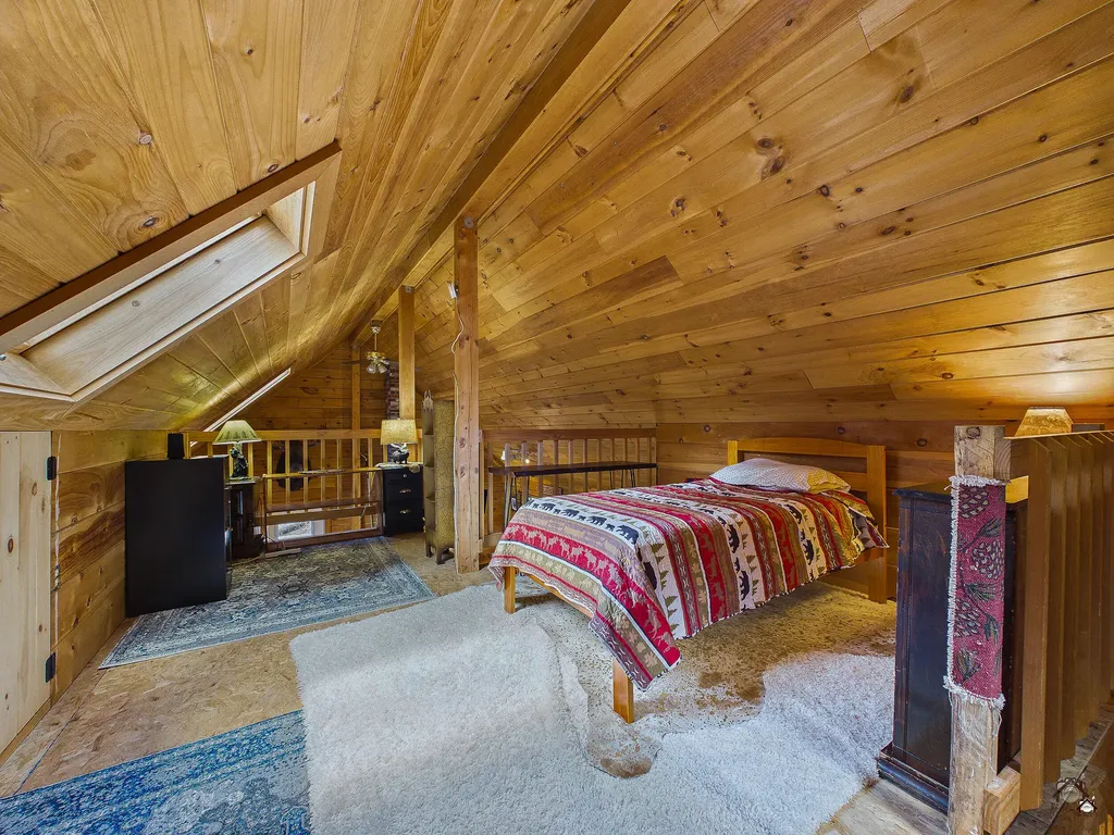 15 N Ridge Road Beaver Cove ME 04441