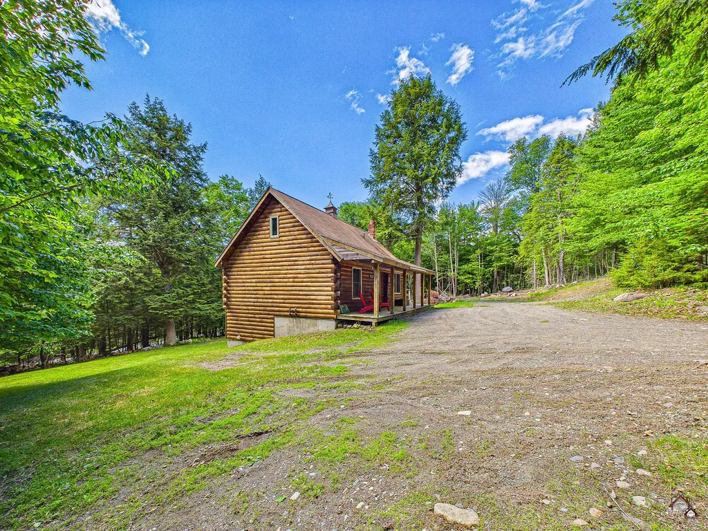 15 N Ridge Road Beaver Cove ME 04441