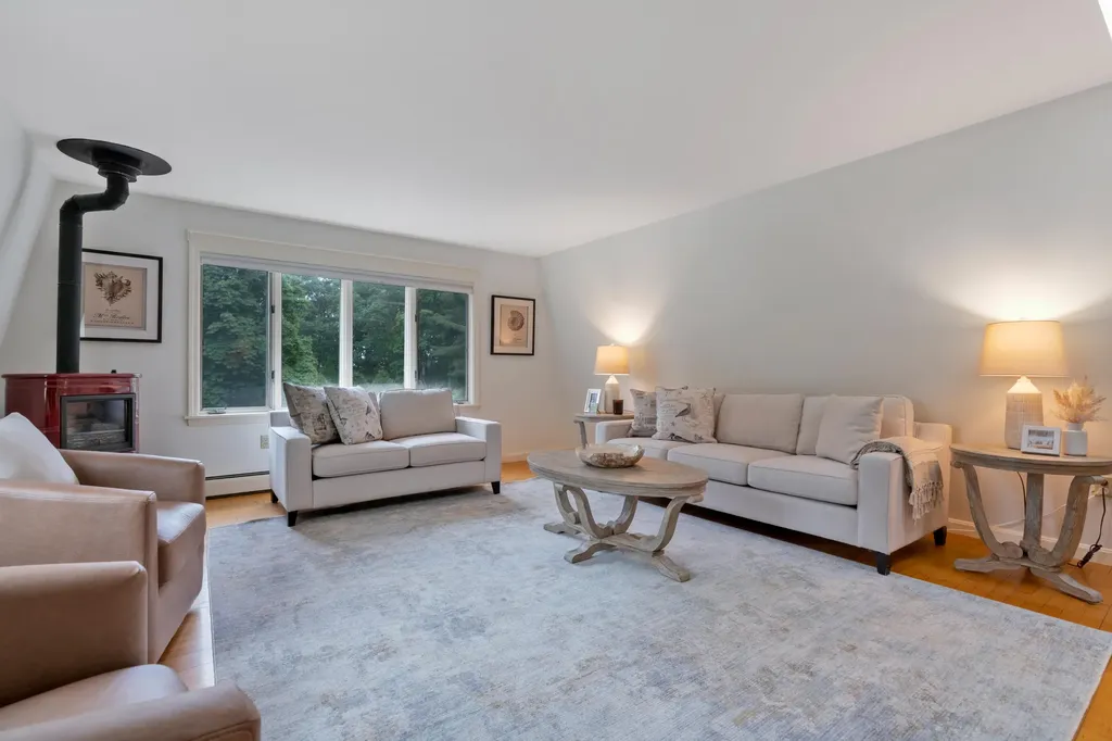 255 Foreside Road Falmouth ME 04105