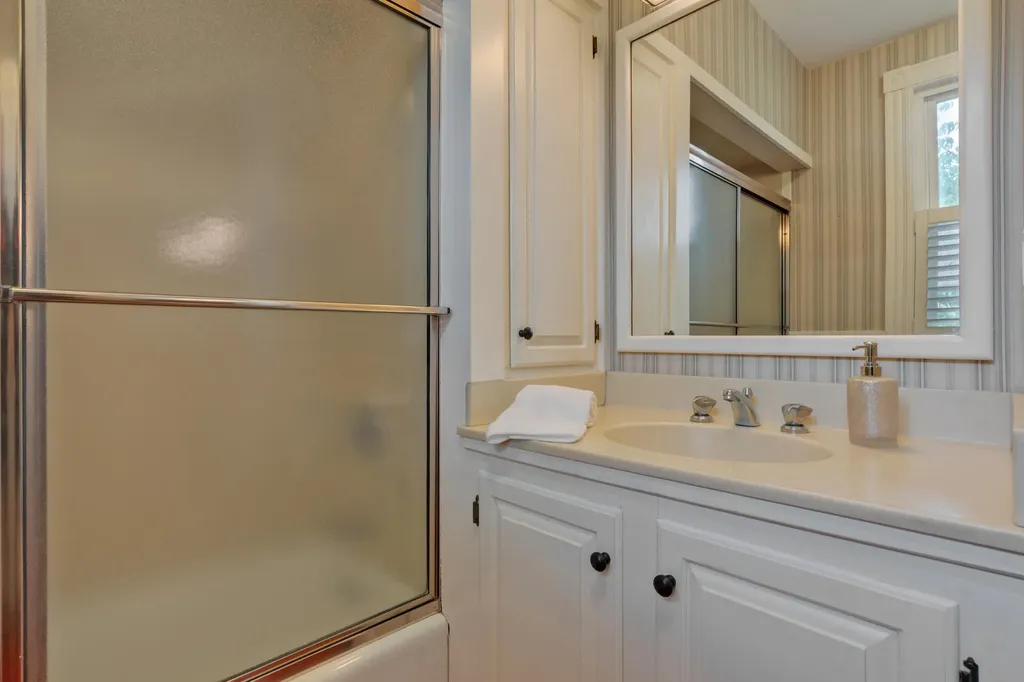 255 Foreside Road Falmouth ME 04105