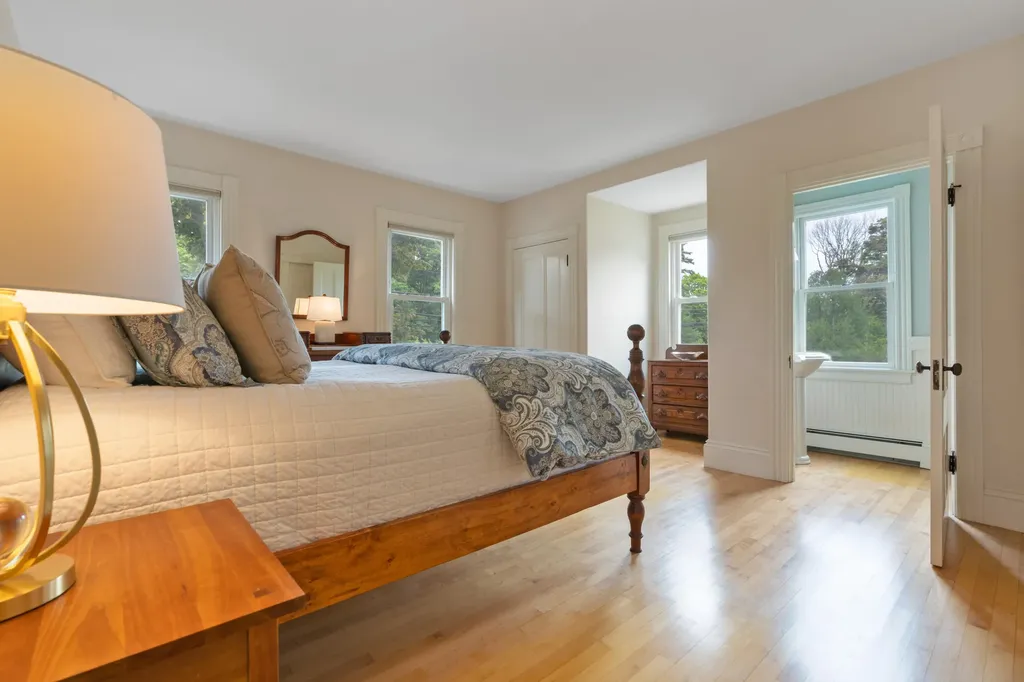 255 Foreside Road Falmouth ME 04105