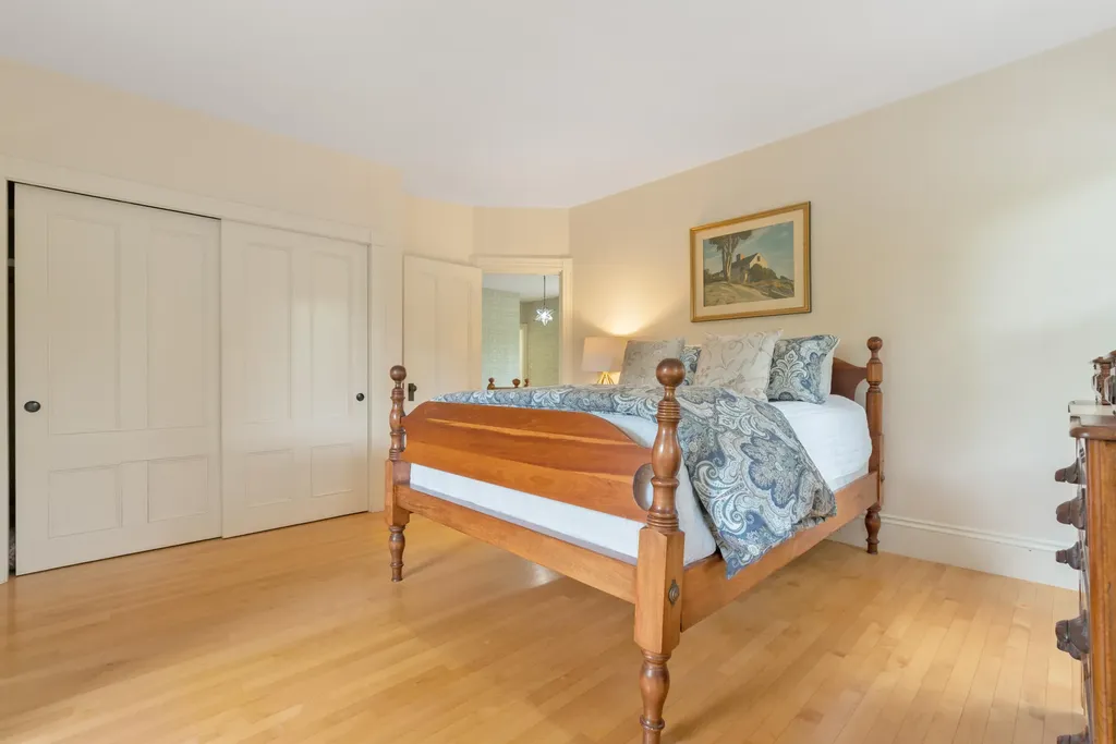 255 Foreside Road Falmouth ME 04105