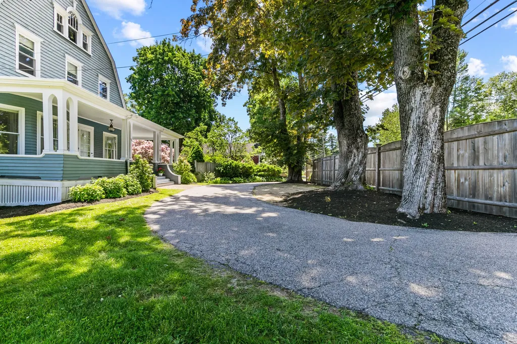 255 Foreside Road Falmouth ME 04105