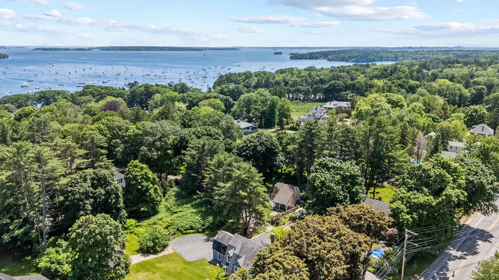 255 Foreside Road Falmouth ME 04105