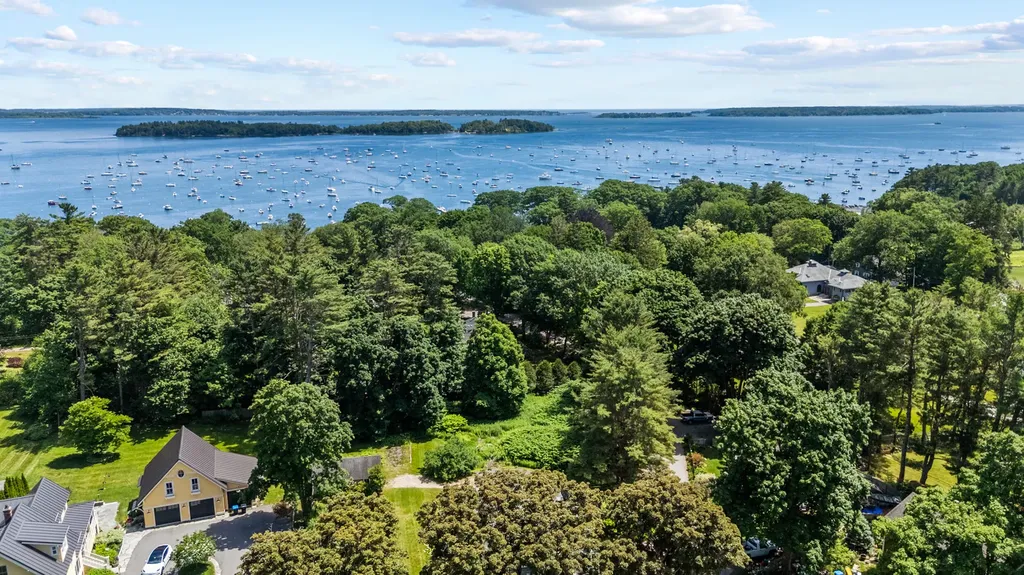 255 Foreside Road Falmouth ME 04105