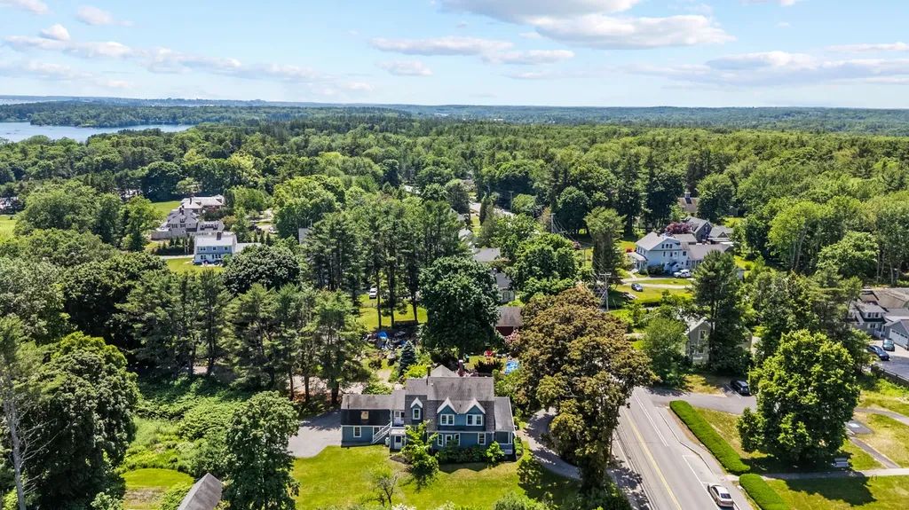 255 Foreside Road Falmouth ME 04105