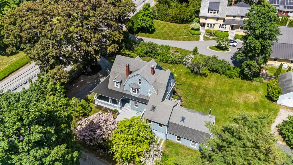255 Foreside Road Falmouth ME 04105
