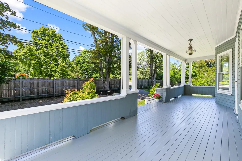 255 Foreside Road Falmouth ME 04105