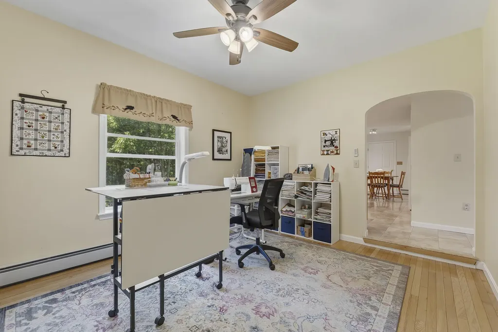 54 Lyndsay Lane Glenburn ME 04401