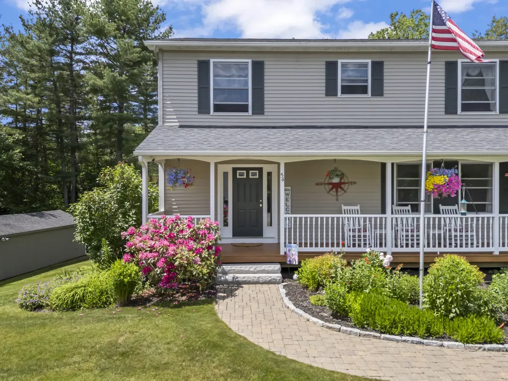 54 Lyndsay Lane Glenburn ME 04401