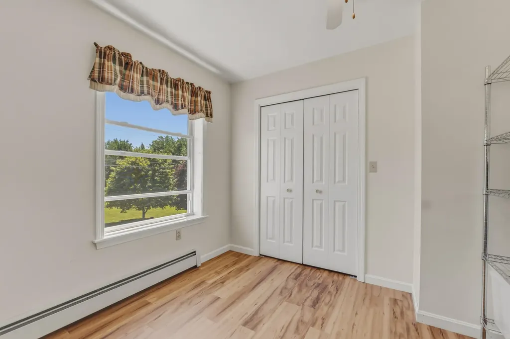 54 Lyndsay Lane Glenburn ME 04401