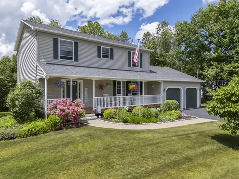 54 Lyndsay Lane Glenburn ME 04401