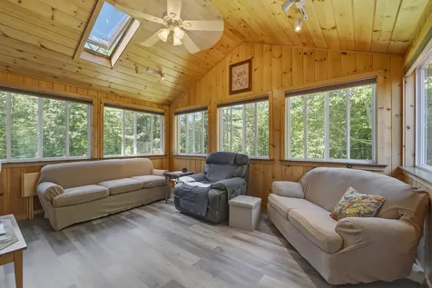 54 Lyndsay Lane Glenburn ME 04401