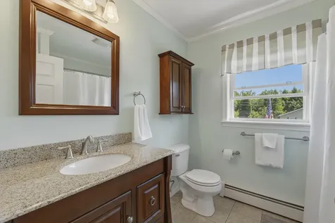 54 Lyndsay Lane Glenburn ME 04401