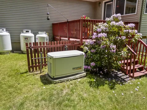 54 Lyndsay Lane Glenburn ME 04401