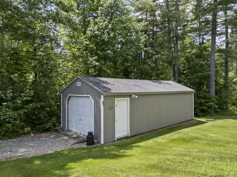 54 Lyndsay Lane Glenburn ME 04401