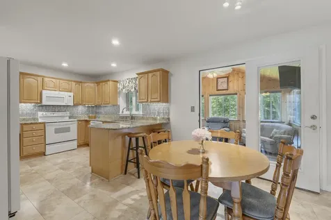 54 Lyndsay Lane Glenburn ME 04401