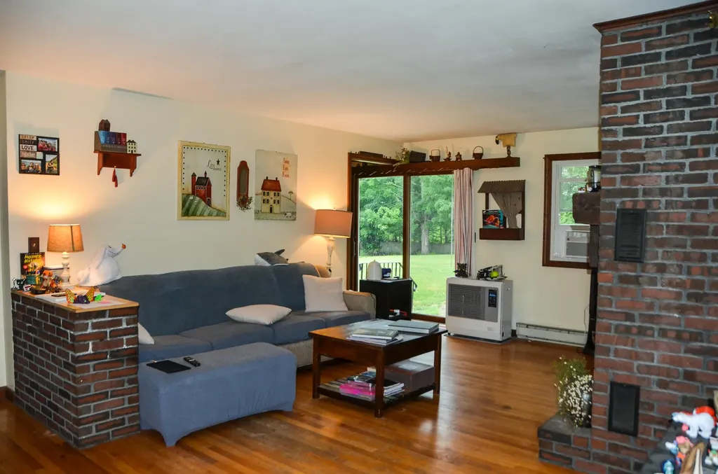 62 Campbell Road Leeds ME 04263