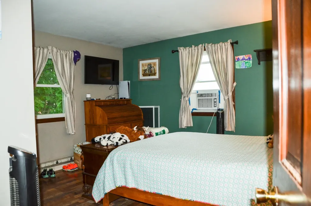 62 Campbell Road Leeds ME 04263