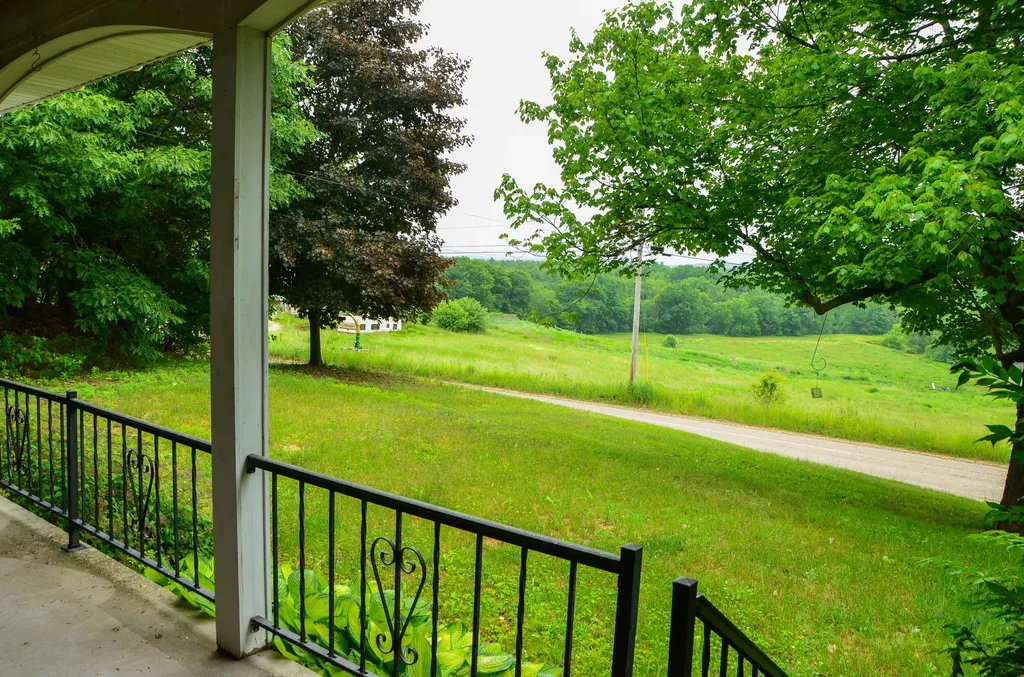 62 Campbell Road Leeds ME 04263