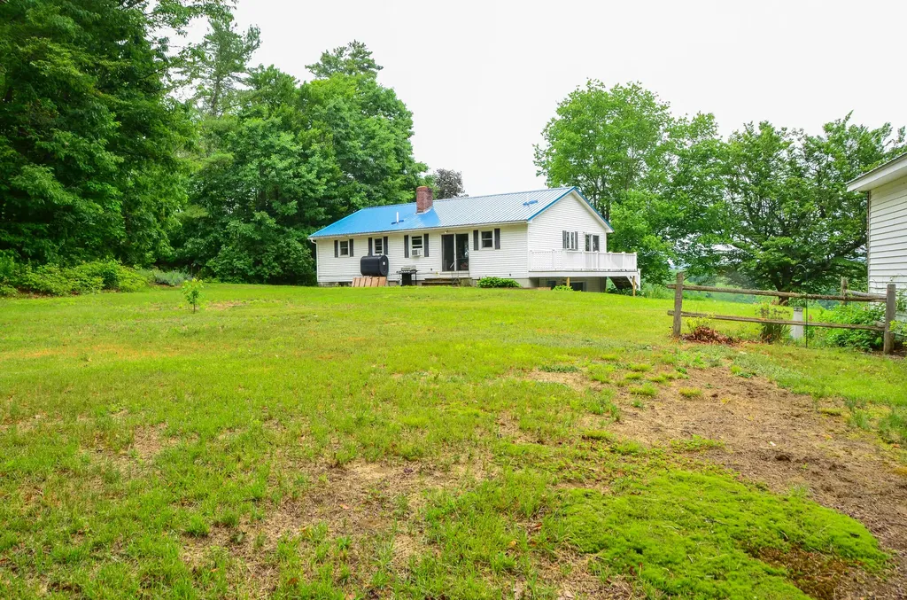 62 Campbell Road Leeds ME 04263