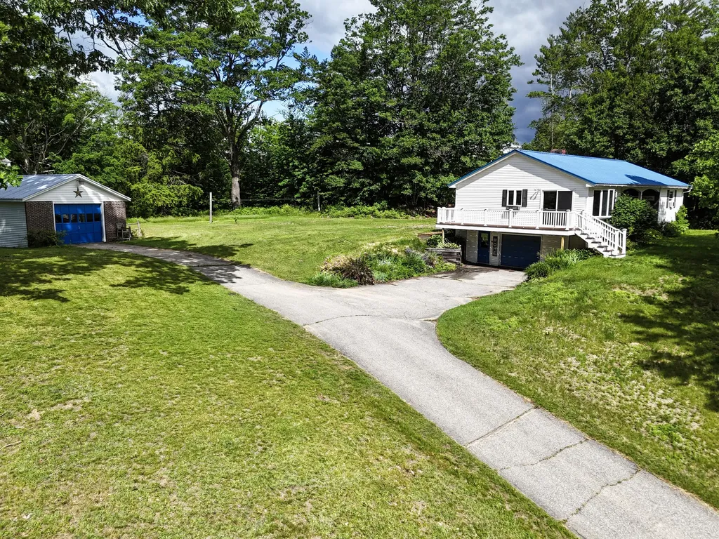 62 Campbell Road Leeds ME 04263