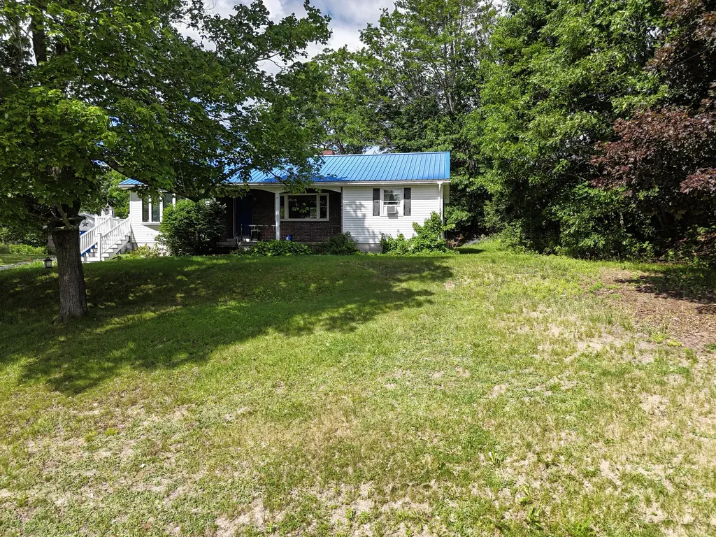62 Campbell Road Leeds ME 04263