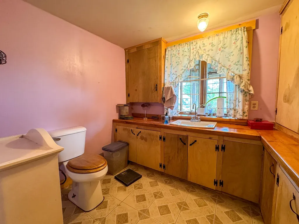 188 Nelson Drive Waterford ME 04088
