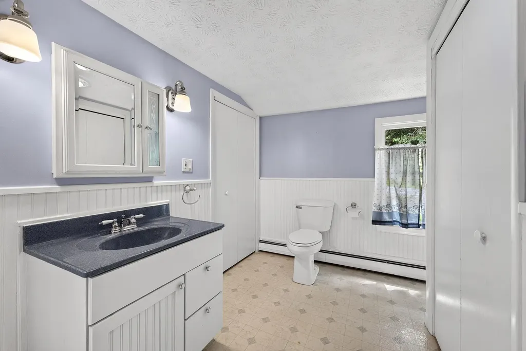 18 Granite Hill Road Manchester ME 04351