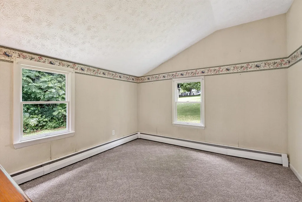 18 Granite Hill Road Manchester ME 04351