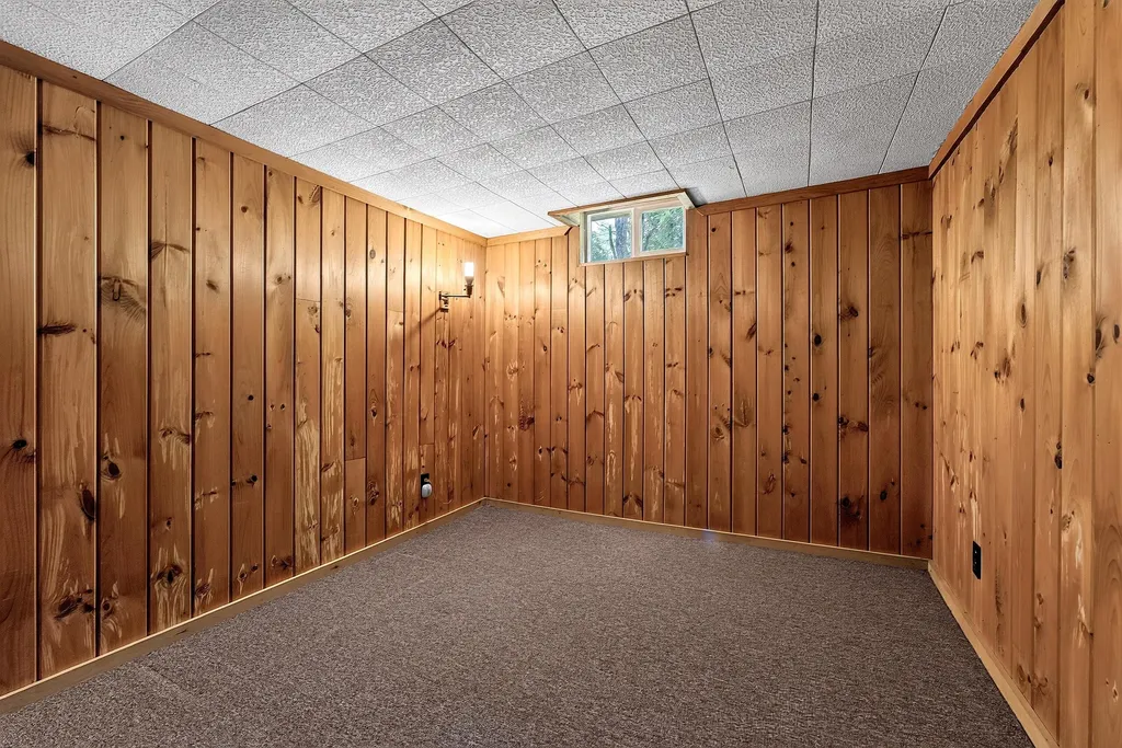 18 Granite Hill Road Manchester ME 04351
