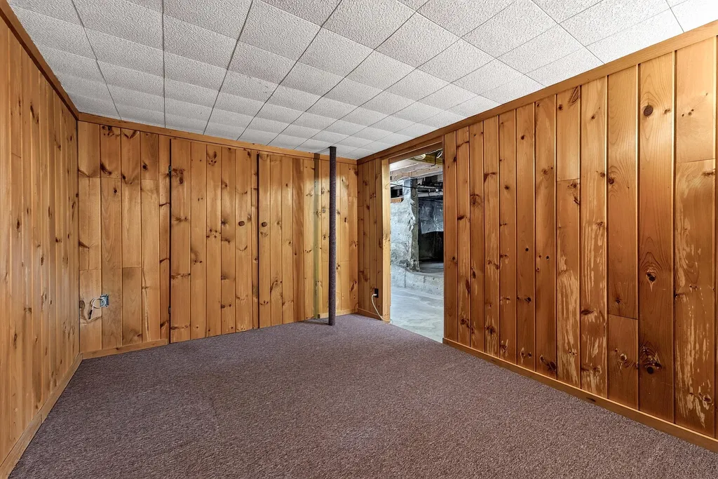 18 Granite Hill Road Manchester ME 04351