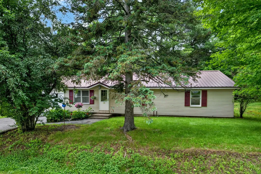18 Granite Hill Road Manchester ME 04351