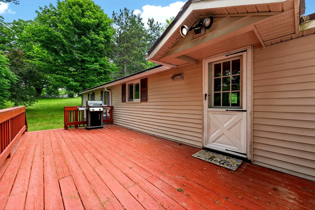 18 Granite Hill Road Manchester ME 04351